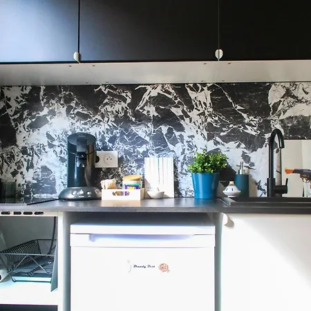 Pleasant Studio Close To Republique *
